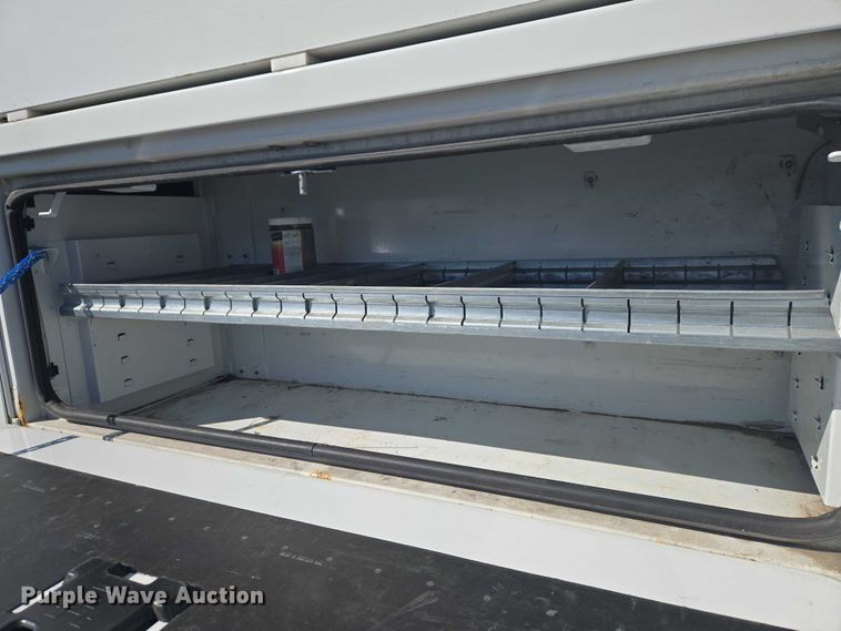 image for item YA2882 2015 Ford F450 Super Duty bucket truck