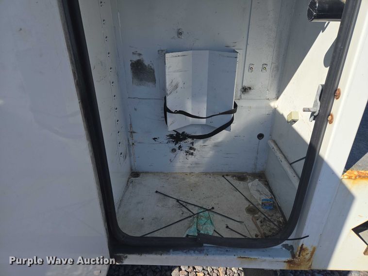 image for item YA2882 2015 Ford F450 Super Duty bucket truck