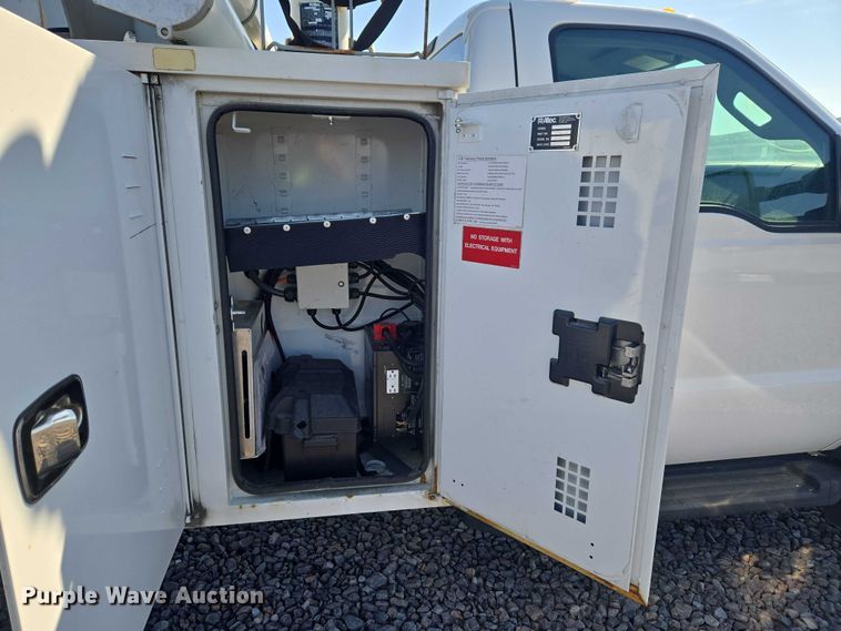 image for item YA2882 2015 Ford F450 Super Duty bucket truck