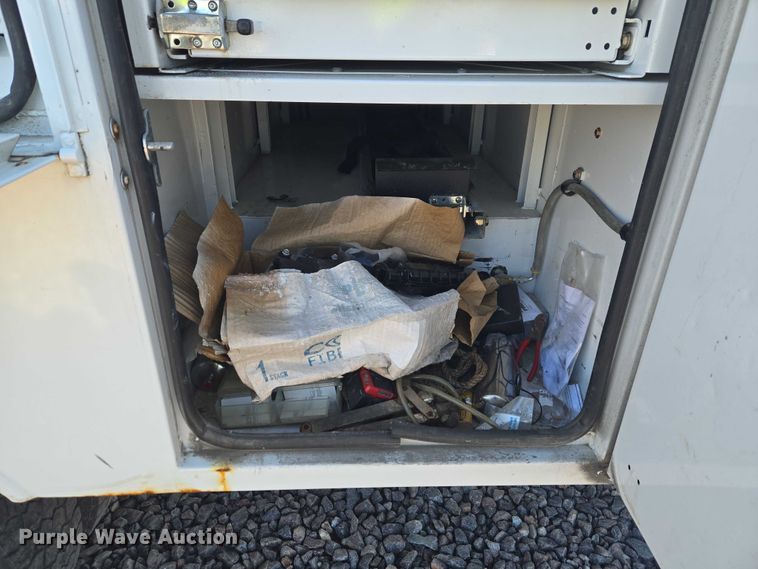 image for item YA2882 2015 Ford F450 Super Duty bucket truck