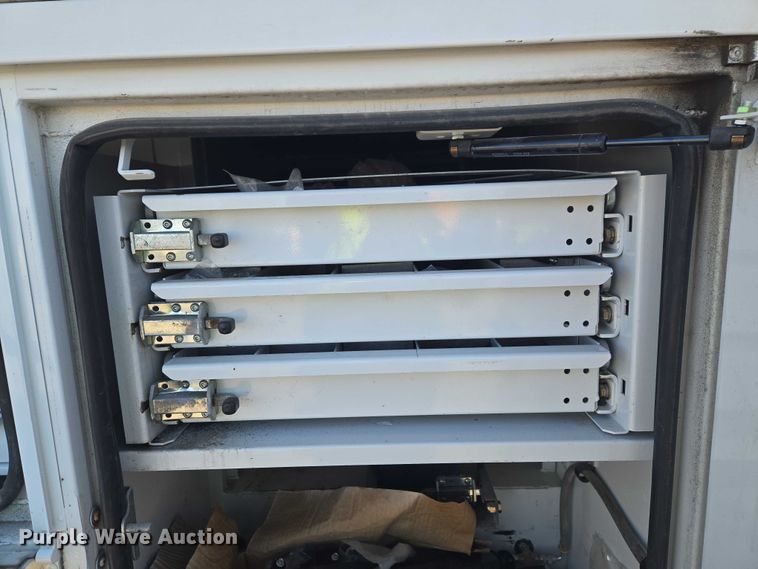 image for item YA2882 2015 Ford F450 Super Duty bucket truck