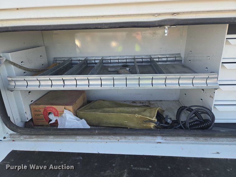 image for item YA2882 2015 Ford F450 Super Duty bucket truck