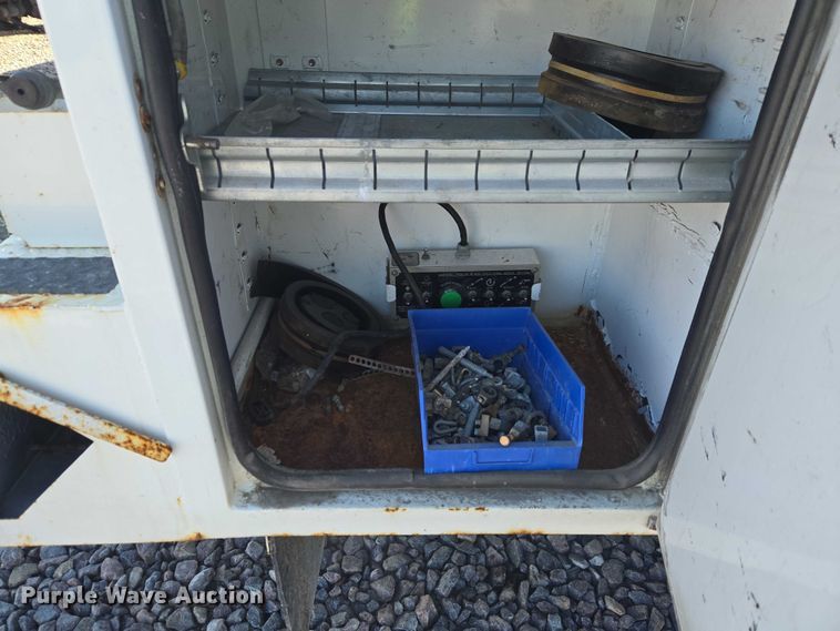 image for item YA2882 2015 Ford F450 Super Duty bucket truck