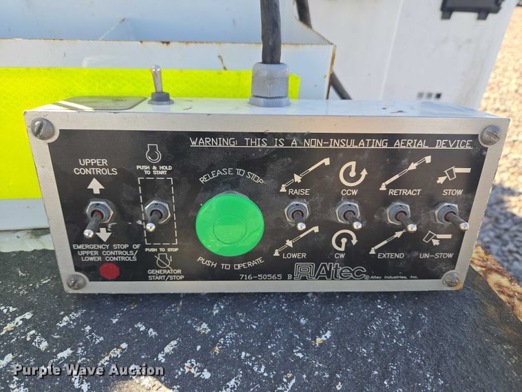 image for item YA2882 2015 Ford F450 Super Duty bucket truck