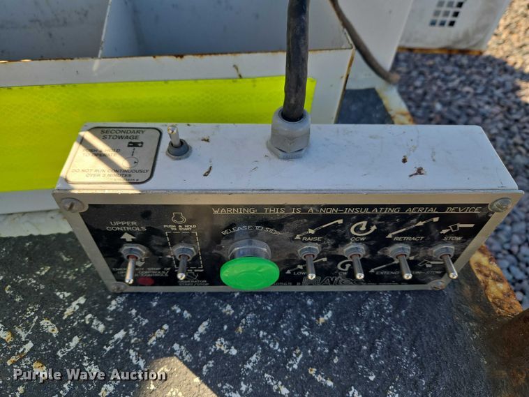 image for item YA2882 2015 Ford F450 Super Duty bucket truck