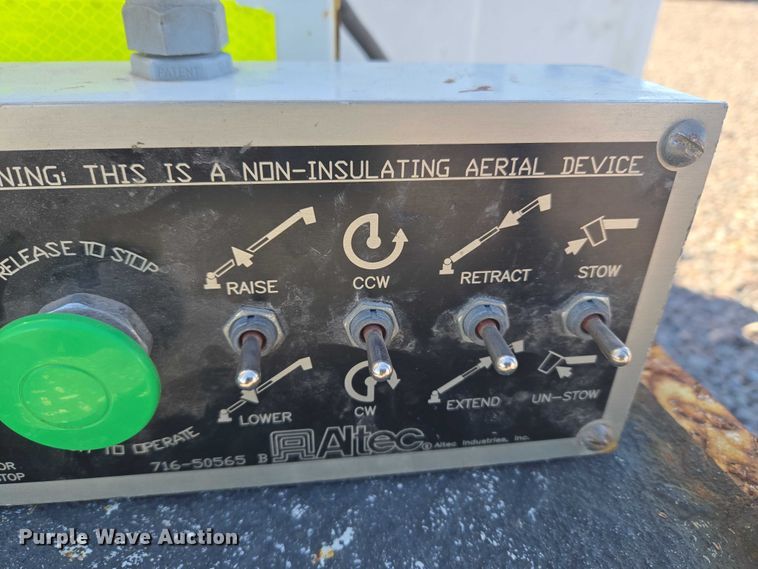 image for item YA2882 2015 Ford F450 Super Duty bucket truck