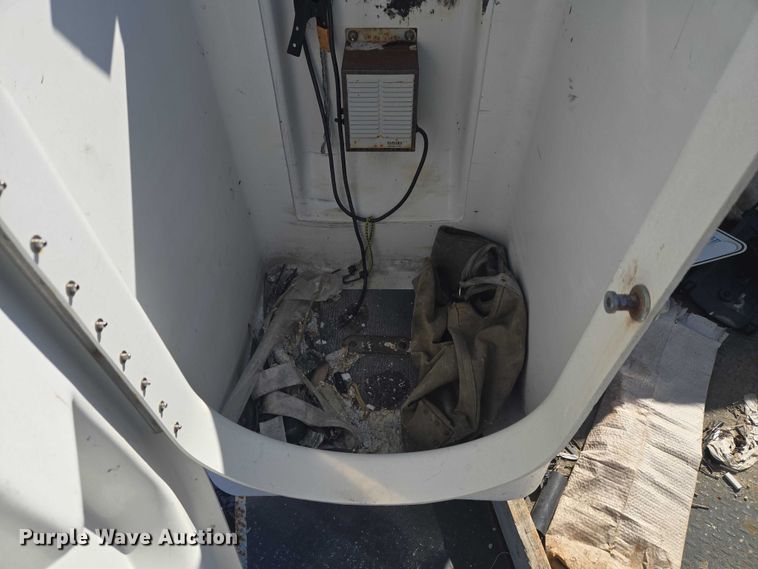 image for item YA2882 2015 Ford F450 Super Duty bucket truck