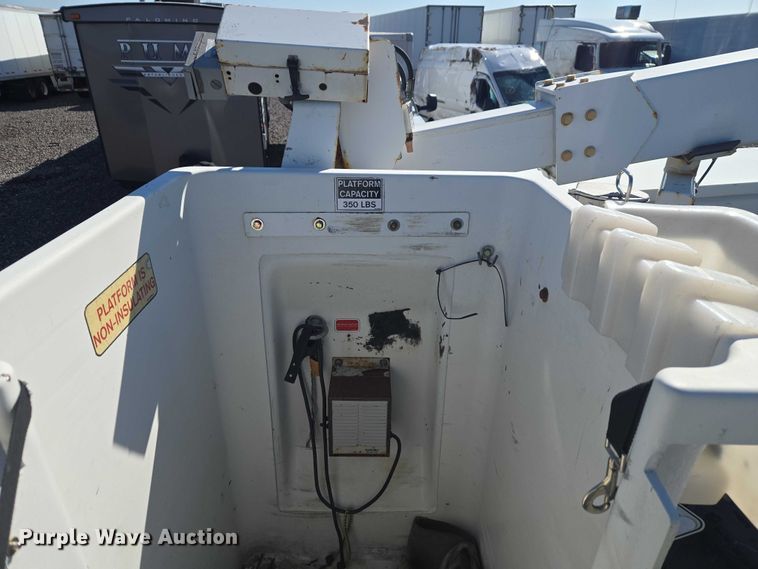 image for item YA2882 2015 Ford F450 Super Duty bucket truck