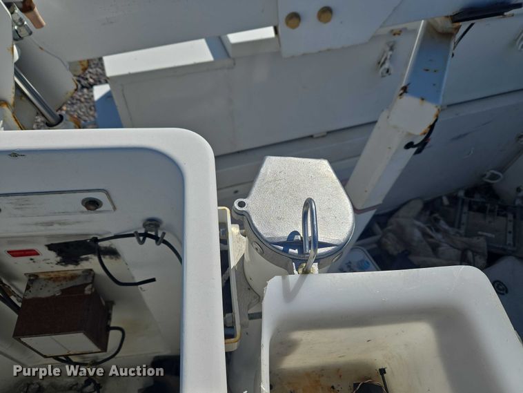 image for item YA2882 2015 Ford F450 Super Duty bucket truck