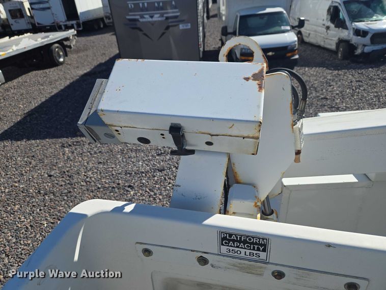 image for item YA2882 2015 Ford F450 Super Duty bucket truck