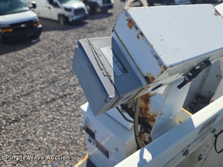 image for item YA2882 2015 Ford F450 Super Duty bucket truck