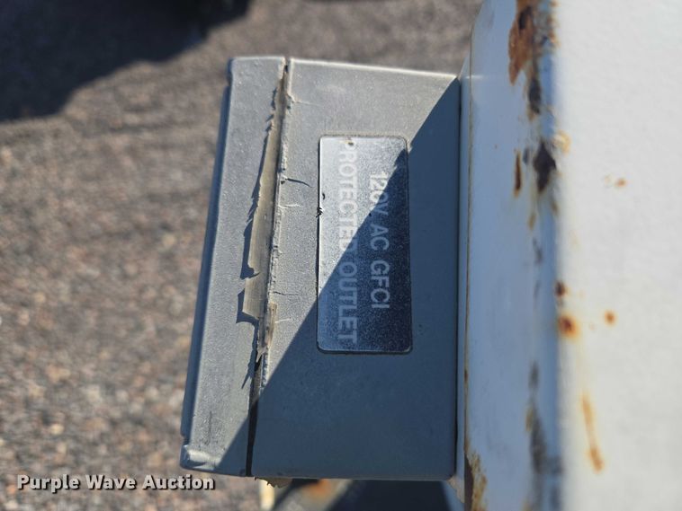 image for item YA2882 2015 Ford F450 Super Duty bucket truck