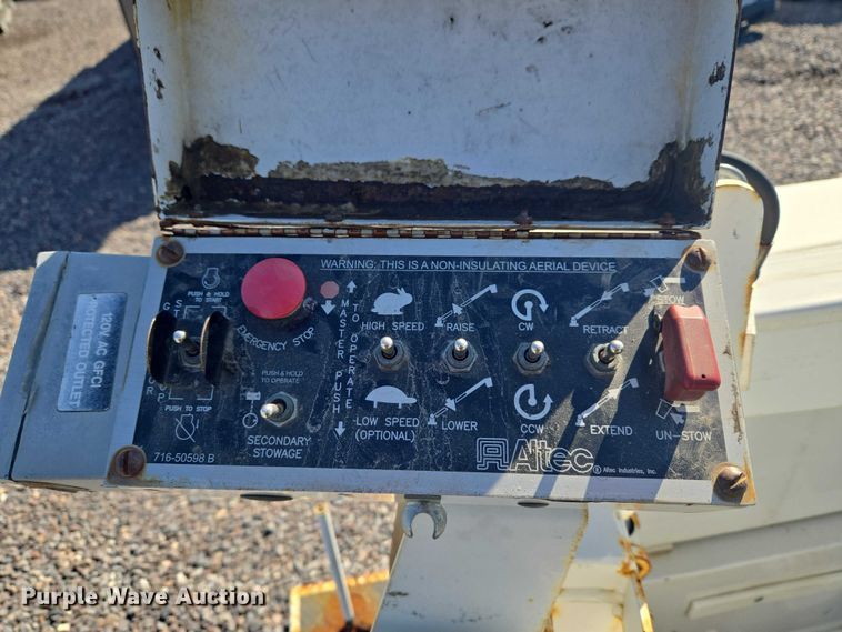 image for item YA2882 2015 Ford F450 Super Duty bucket truck