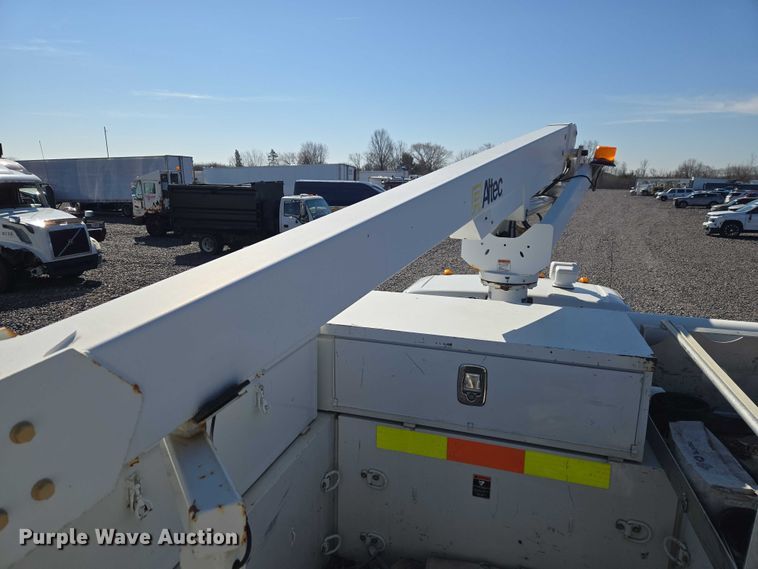 image for item YA2882 2015 Ford F450 Super Duty bucket truck