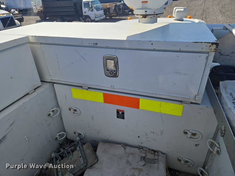 image for item YA2882 2015 Ford F450 Super Duty bucket truck