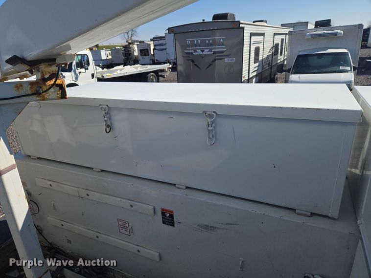 image for item YA2882 2015 Ford F450 Super Duty bucket truck