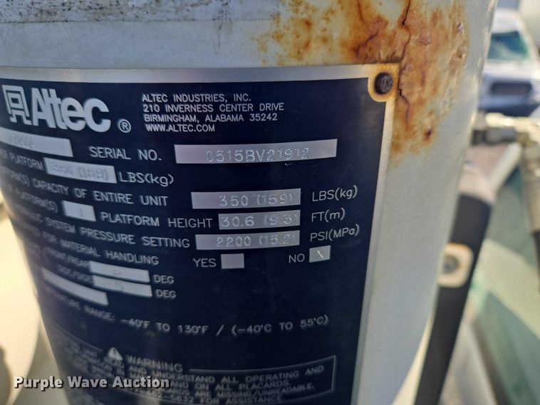 image for item YA2882 2015 Ford F450 Super Duty bucket truck