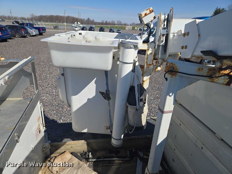 image for item YA2882 2015 Ford F450 Super Duty bucket truck