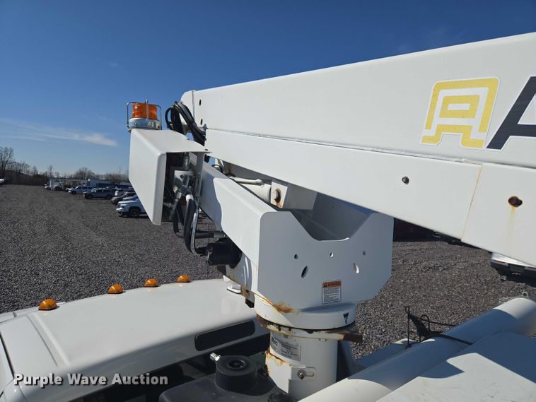 image for item YA2882 2015 Ford F450 Super Duty bucket truck