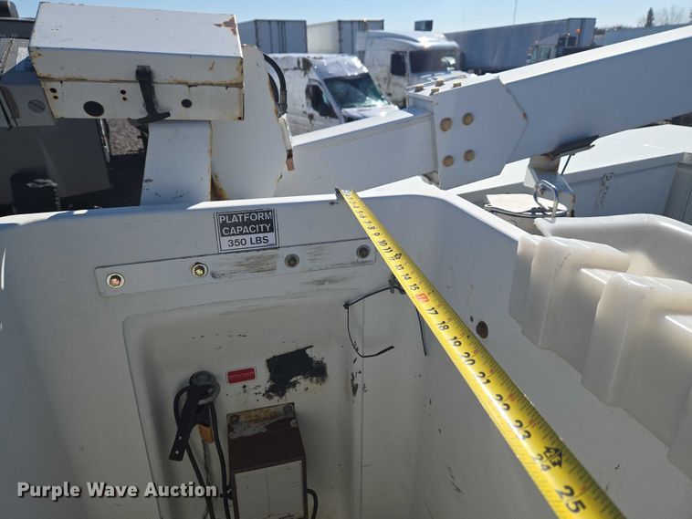 image for item YA2882 2015 Ford F450 Super Duty bucket truck