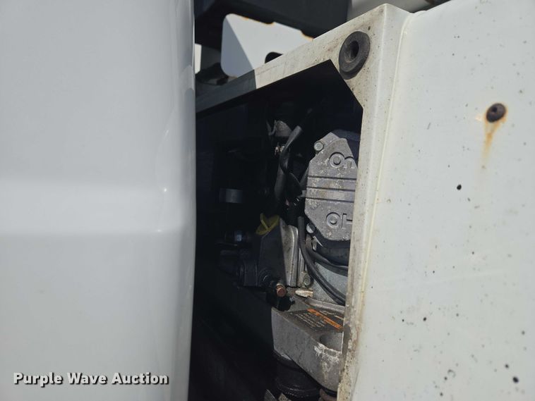 image for item YA2882 2015 Ford F450 Super Duty bucket truck