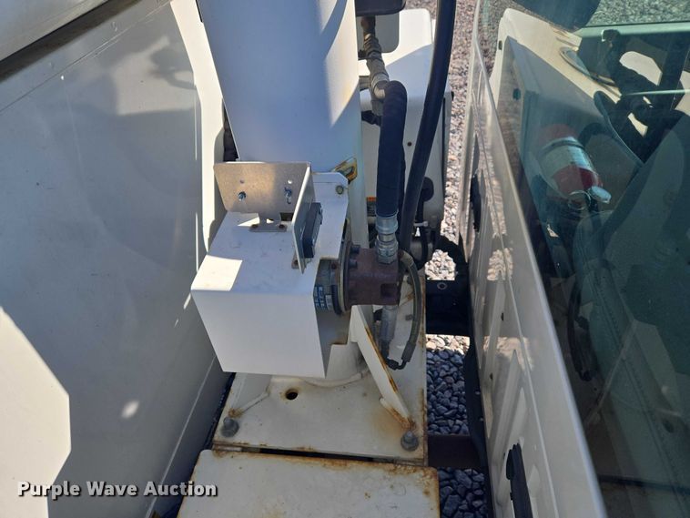 image for item YA2882 2015 Ford F450 Super Duty bucket truck