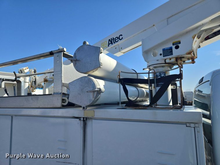 image for item YA2882 2015 Ford F450 Super Duty bucket truck