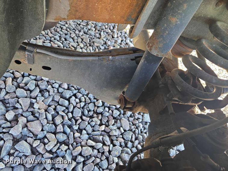 image for item YA2882 2015 Ford F450 Super Duty bucket truck