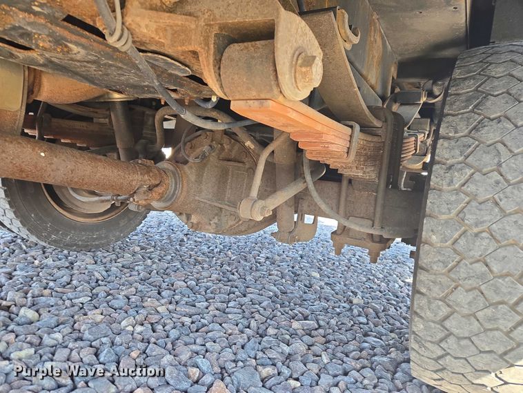 image for item YA2882 2015 Ford F450 Super Duty bucket truck