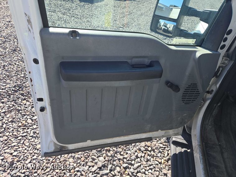 image for item YA2882 2015 Ford F450 Super Duty bucket truck