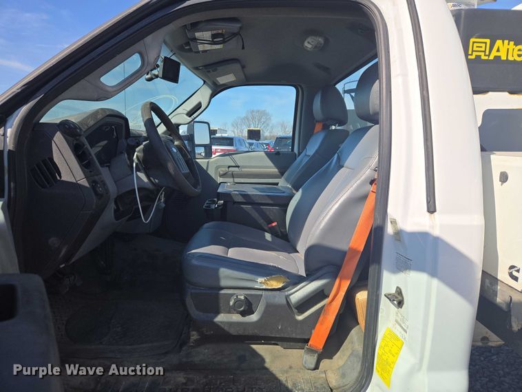 image for item YA2882 2015 Ford F450 Super Duty bucket truck