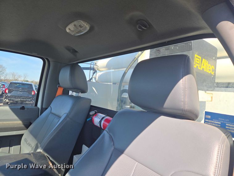 image for item YA2882 2015 Ford F450 Super Duty bucket truck