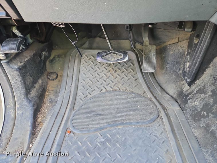 image for item YA2882 2015 Ford F450 Super Duty bucket truck