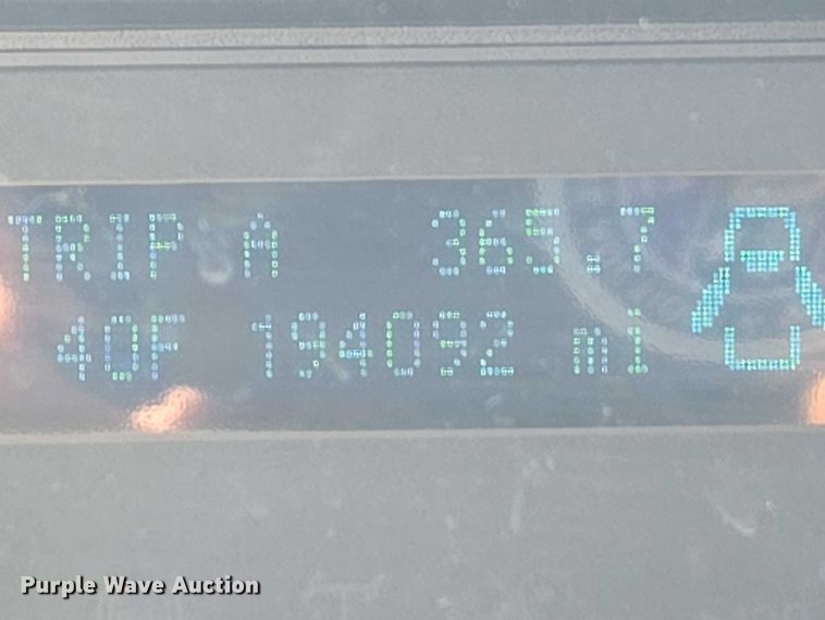 image for item YA2882 2015 Ford F450 Super Duty bucket truck