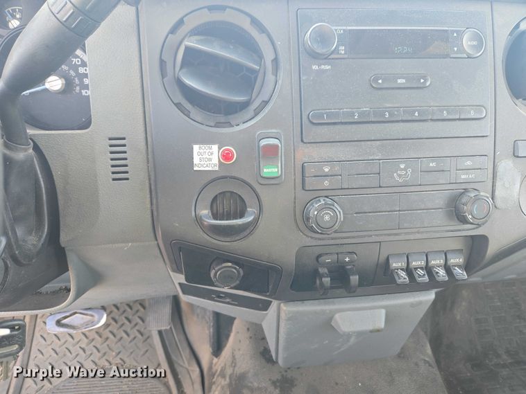 image for item YA2882 2015 Ford F450 Super Duty bucket truck