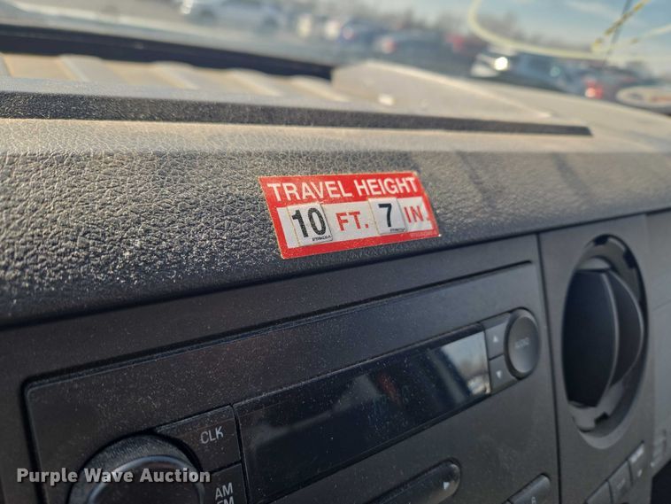 image for item YA2882 2015 Ford F450 Super Duty bucket truck