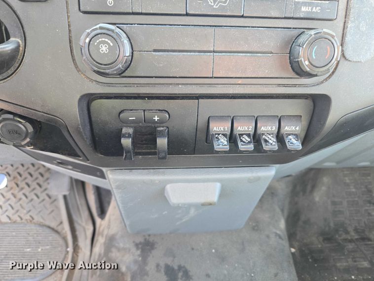 image for item YA2882 2015 Ford F450 Super Duty bucket truck