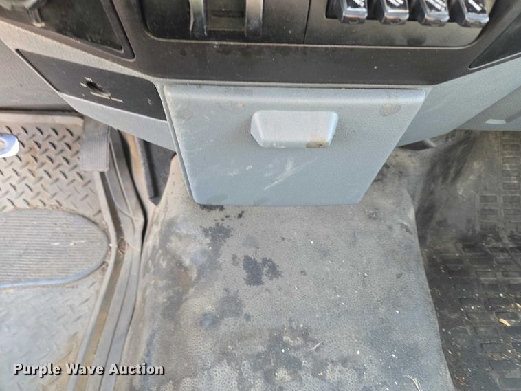 image for item YA2882 2015 Ford F450 Super Duty bucket truck