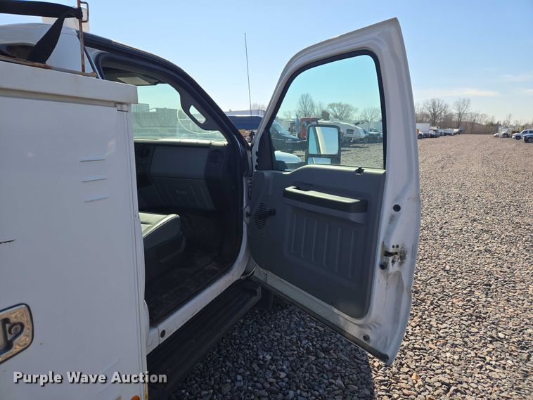 image for item YA2882 2015 Ford F450 Super Duty bucket truck