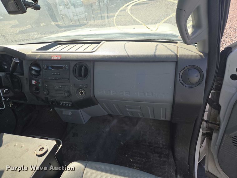 image for item YA2882 2015 Ford F450 Super Duty bucket truck