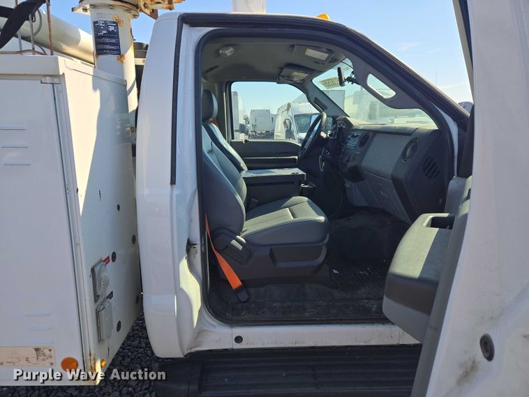 image for item YA2882 2015 Ford F450 Super Duty bucket truck