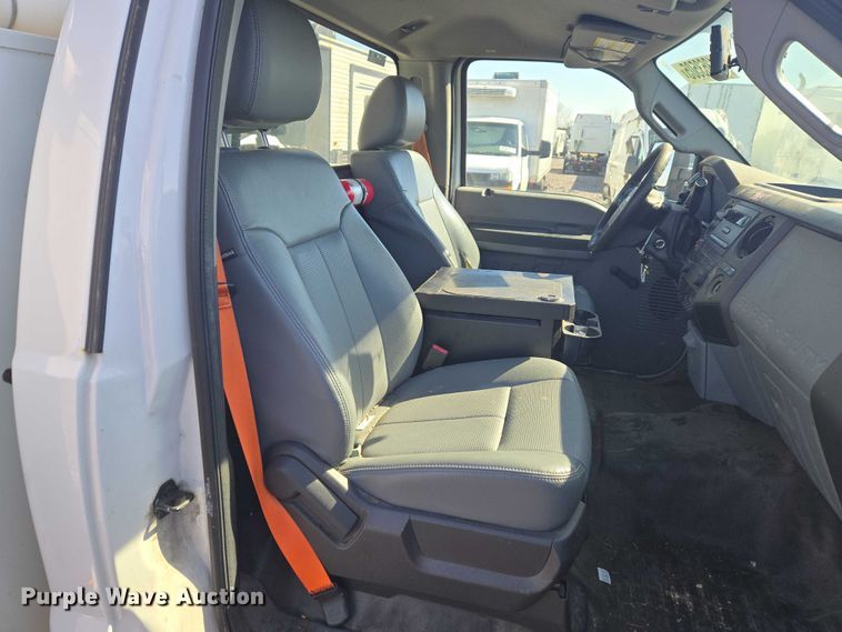 image for item YA2882 2015 Ford F450 Super Duty bucket truck