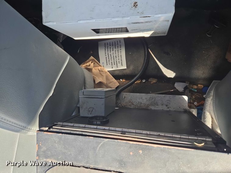 image for item YA2882 2015 Ford F450 Super Duty bucket truck