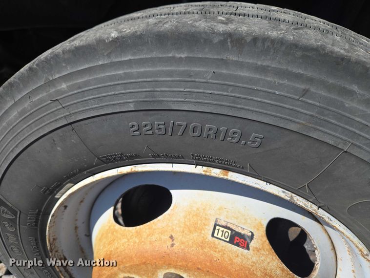 image for item YA2882 2015 Ford F450 Super Duty bucket truck