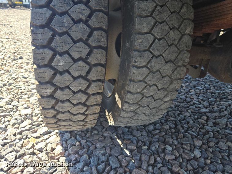 image for item YA2882 2015 Ford F450 Super Duty bucket truck