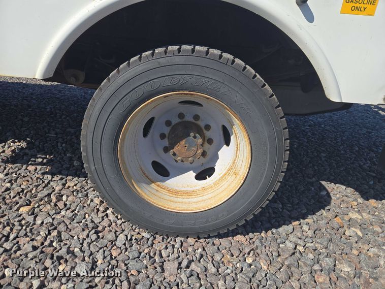 image for item YA2882 2015 Ford F450 Super Duty bucket truck