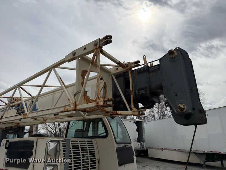 image for item YA2891 2001 Terex T340 crane