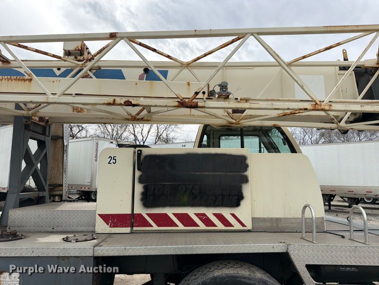 image for item YA2891 2001 Terex T340 crane