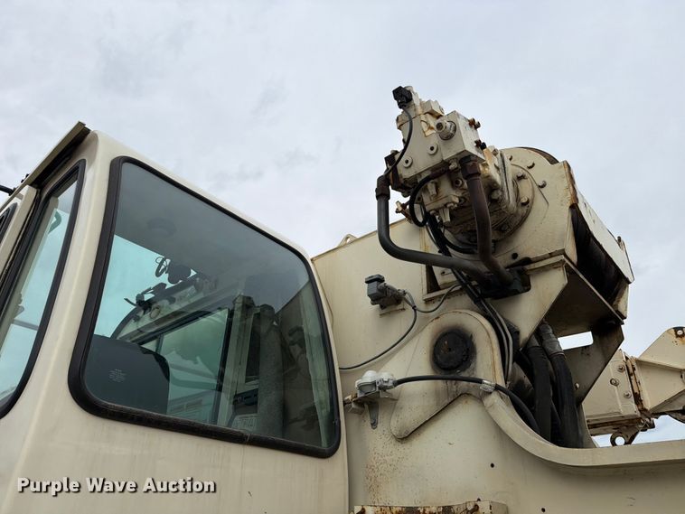 image for item YA2891 2001 Terex T340 crane