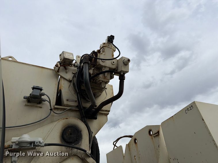 image for item YA2891 2001 Terex T340 crane